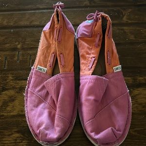Toms slip ons